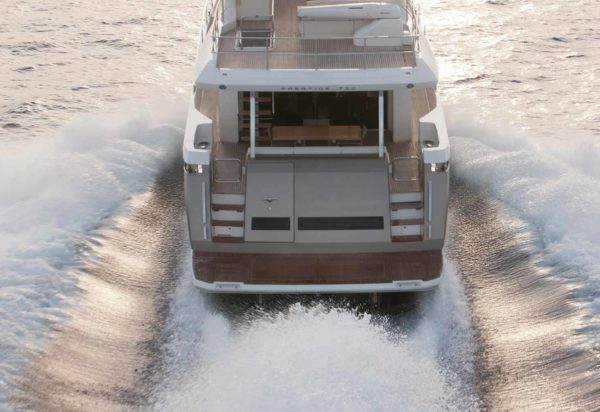 Prestige Yachts 750